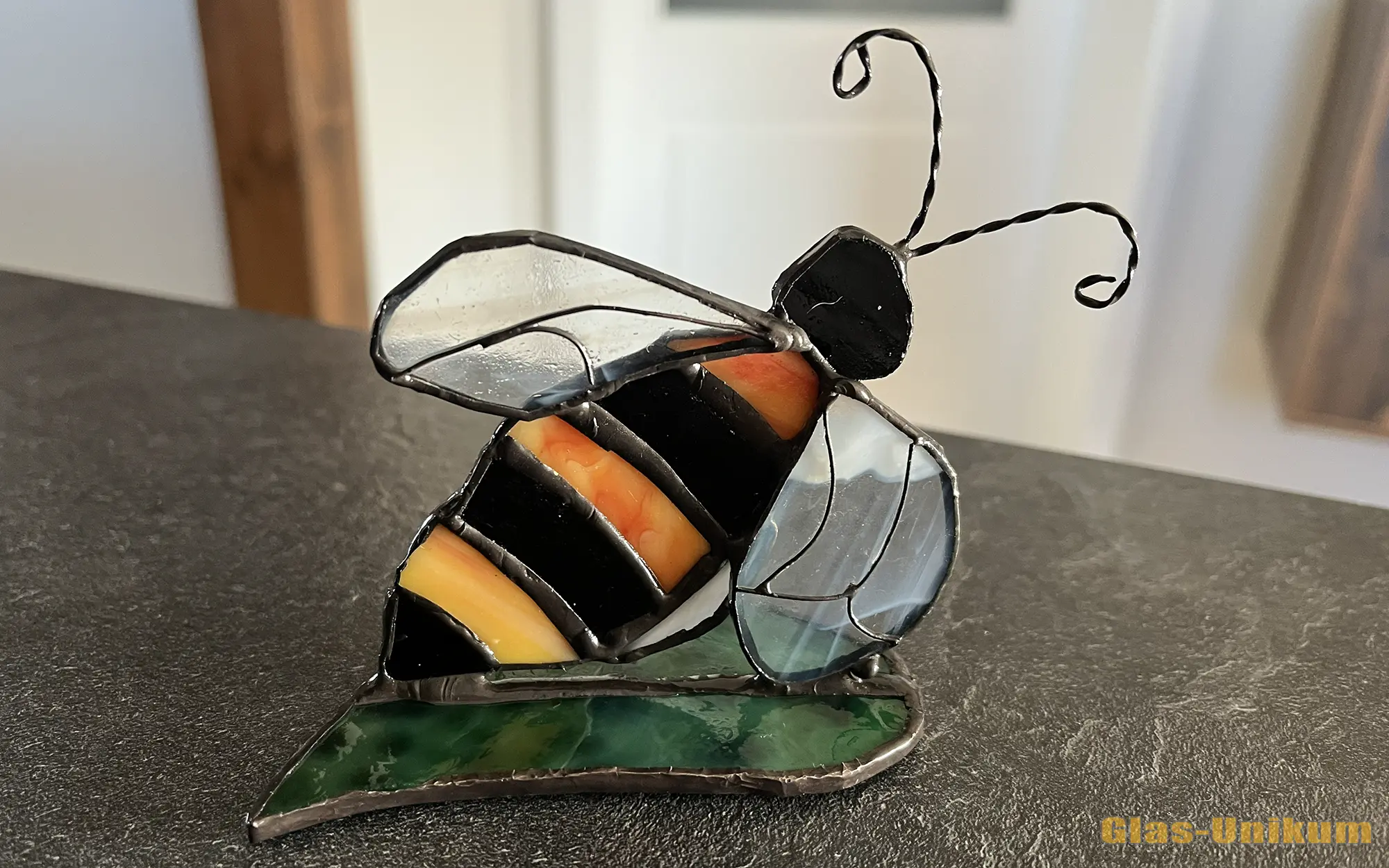2 053 Biene Auf Blatt
